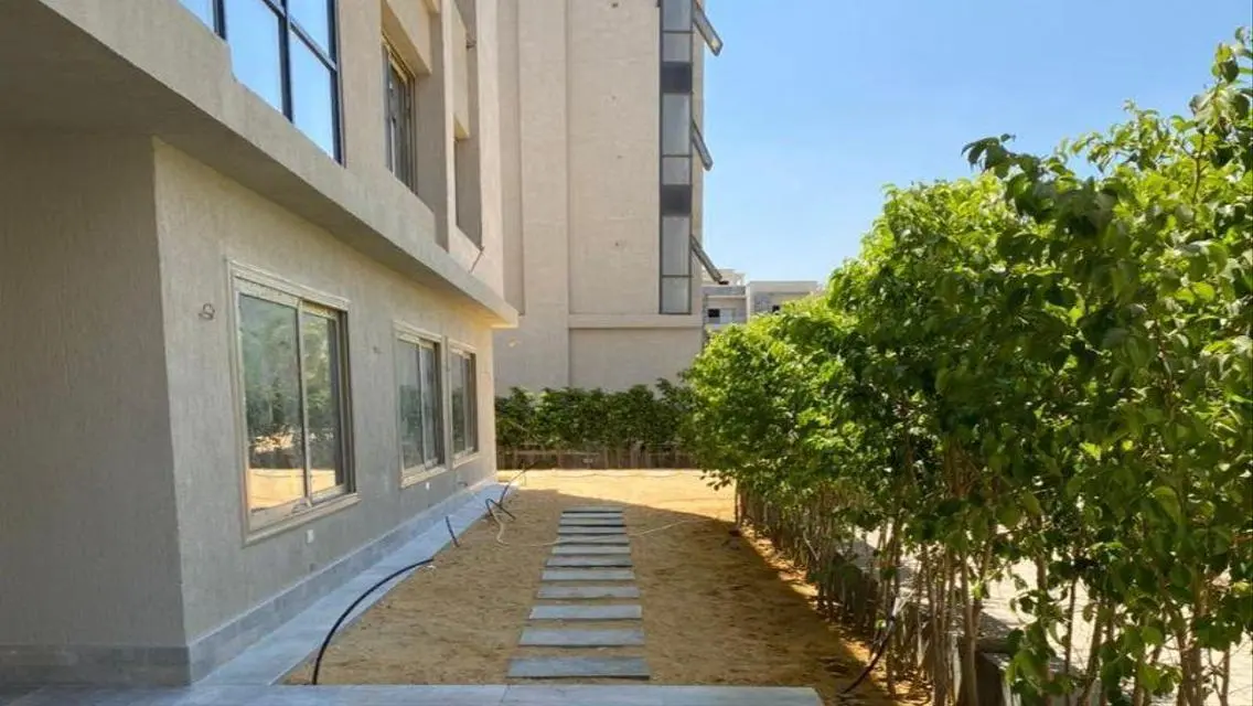 Luxury Apartment for Sale in Galleria Moon Valley, New Cairo - 152m²