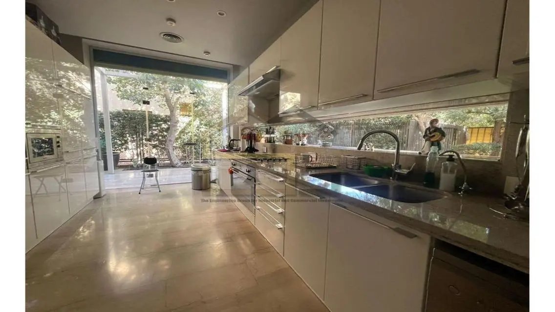 Luxury Villa for Sale - 400 sqm with Private Pool!