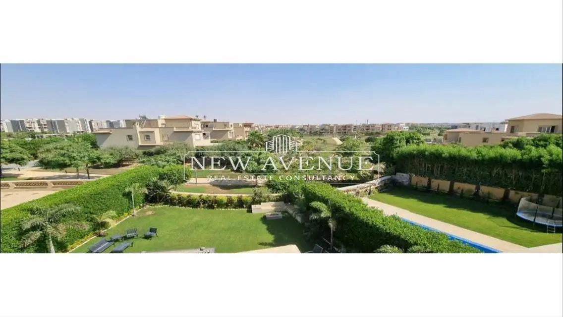 فيلا فاخرة للبيع بمساحة واسعة