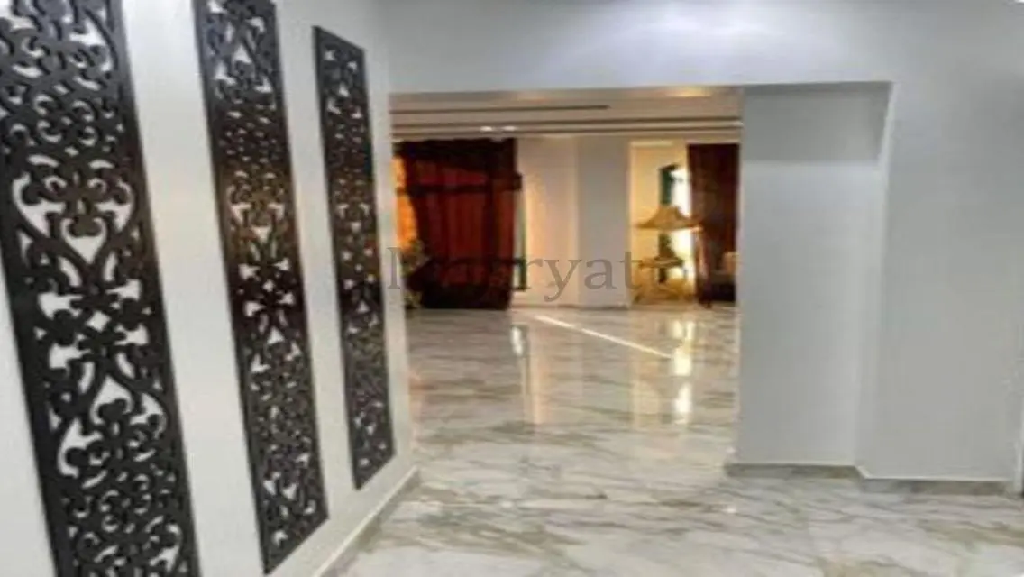 شقة فاخرة للبيع - 165 متر في موقع VIP