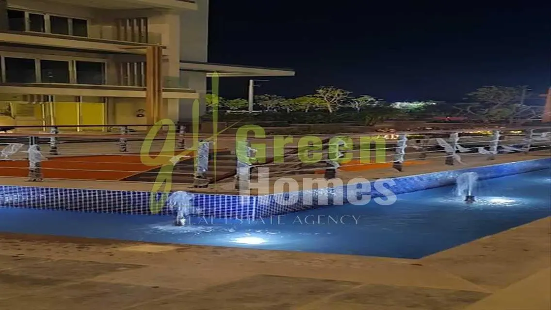 منزل أخضر فاخر مع إطلالة على البحيرات