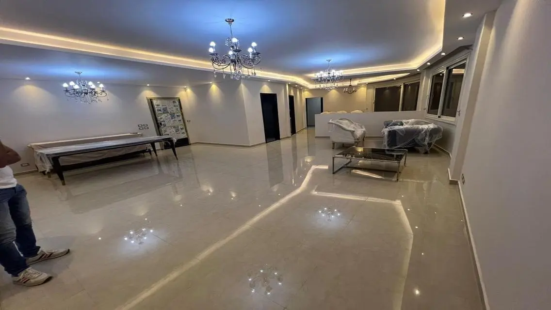 Luxury Apartment for Sale with Spacious Area in City Center