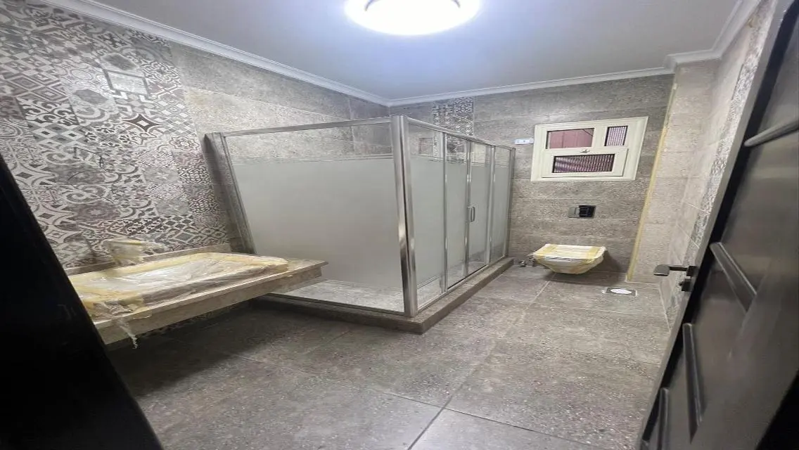 Luxury Apartment for Sale with Spacious Area in City Center