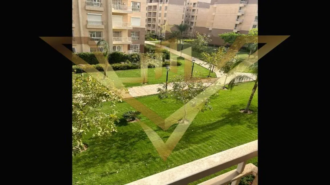 شقة رائعة مع غرفة دراسة للإيجار