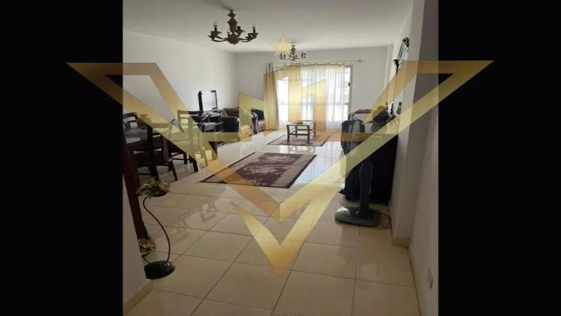 شقة رائعة مع غرفة دراسة للإيجار