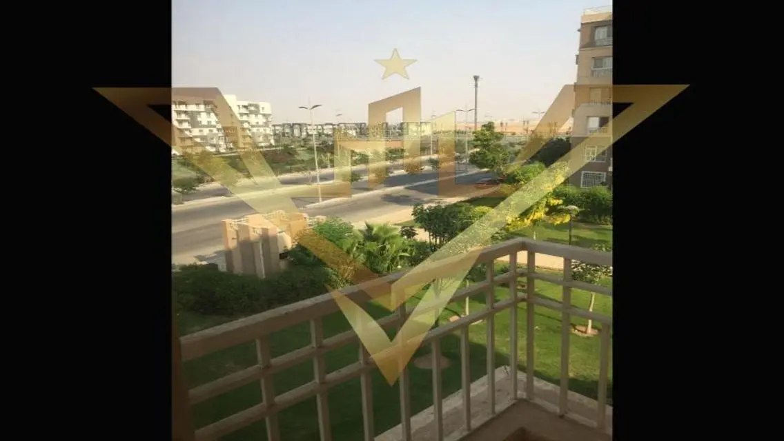شقة رائعة مع غرفة دراسة للإيجار