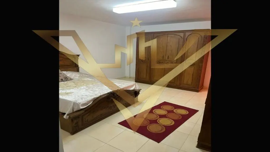 شقة رائعة مع غرفة دراسة للإيجار