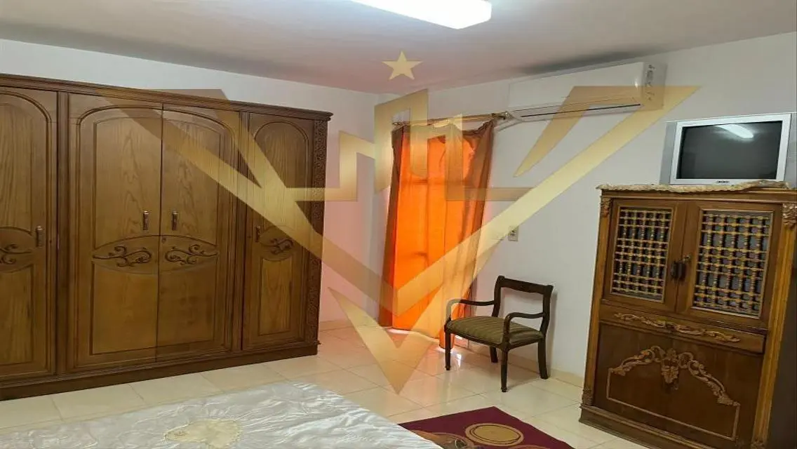 شقة رائعة مع غرفة دراسة للإيجار