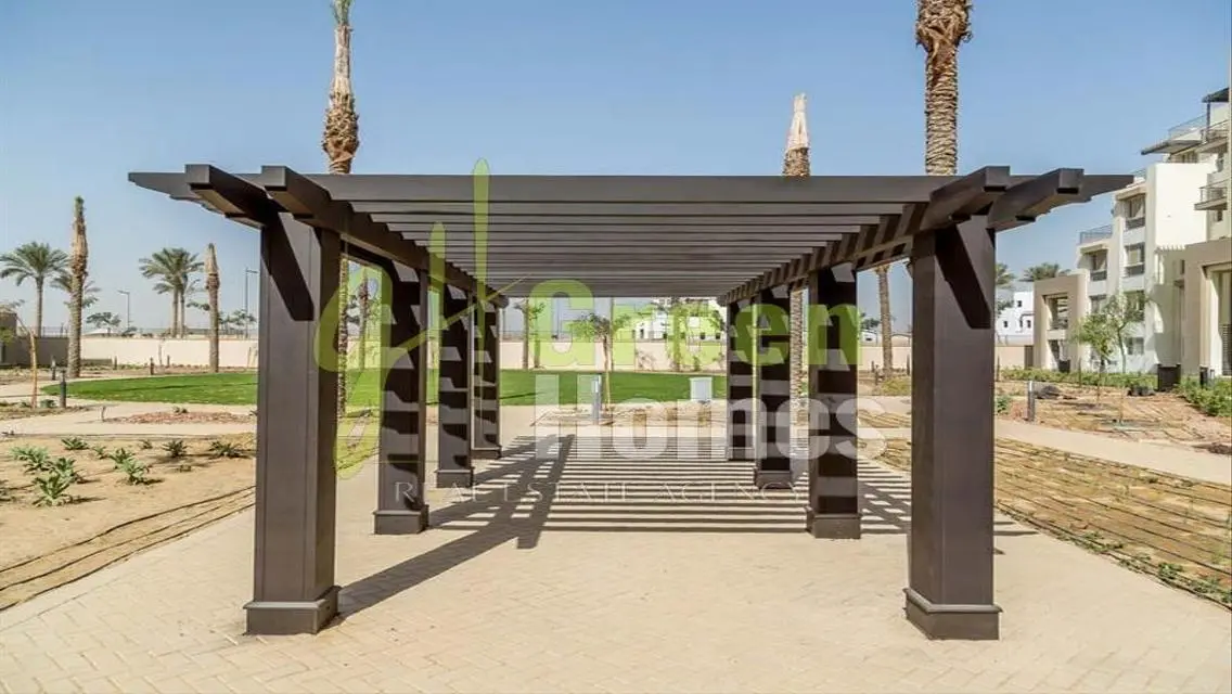 Luxurious Apartment with Shared Pool and Security