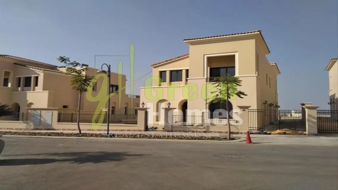 شقة فاخرة مع غرف خادمة وإطلالة رائعة