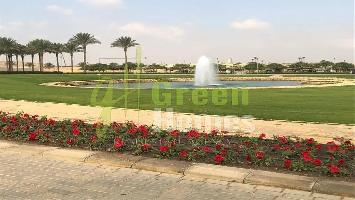 فيلا فاخرة مع حديقة ومسبح مشترك