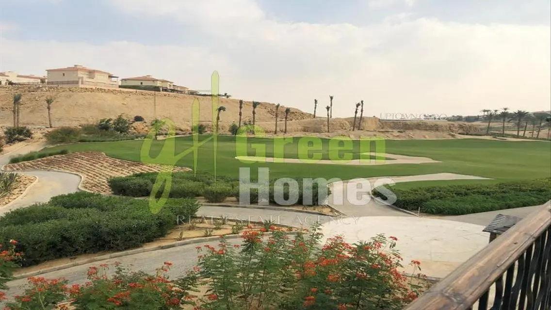 فيلا فاخرة مع حديقة ومسبح مشترك