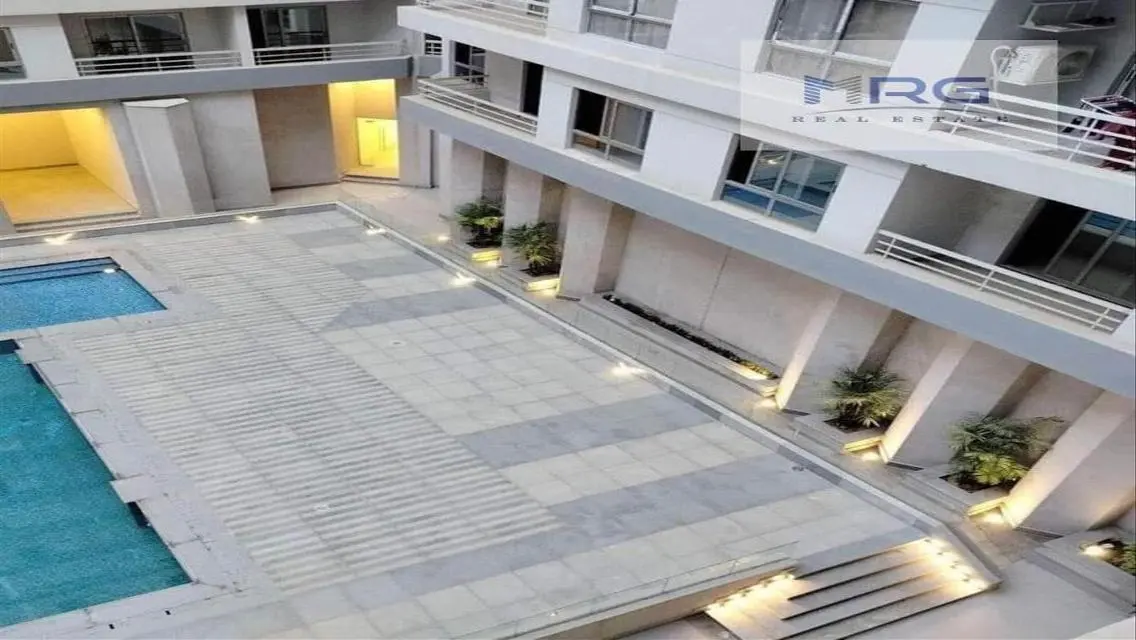 فيلا فاخرة للبيع مع مسبح خاص ومرافق مذهلة