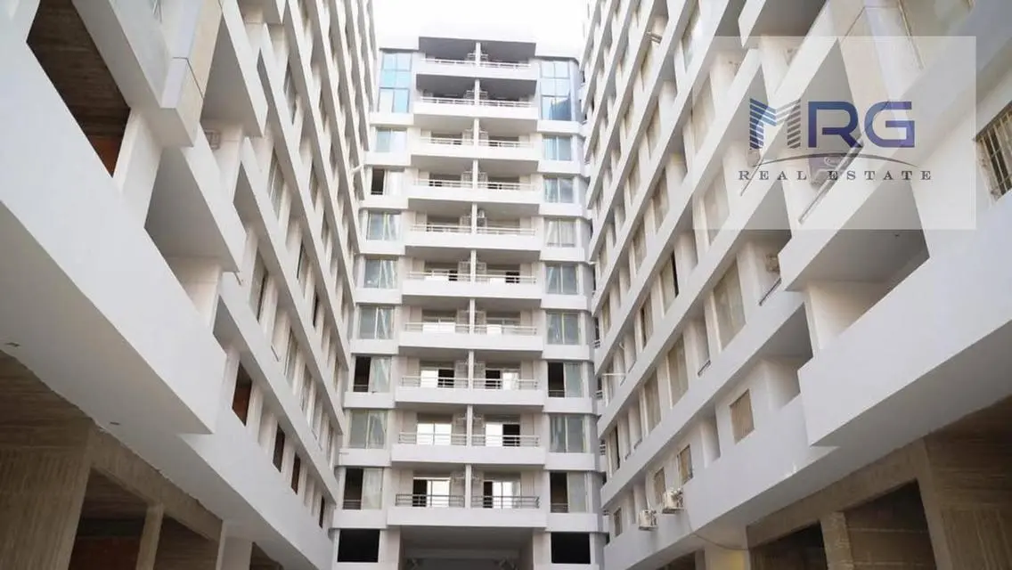 فيلا فاخرة للبيع مع مسبح خاص ومرافق مذهلة