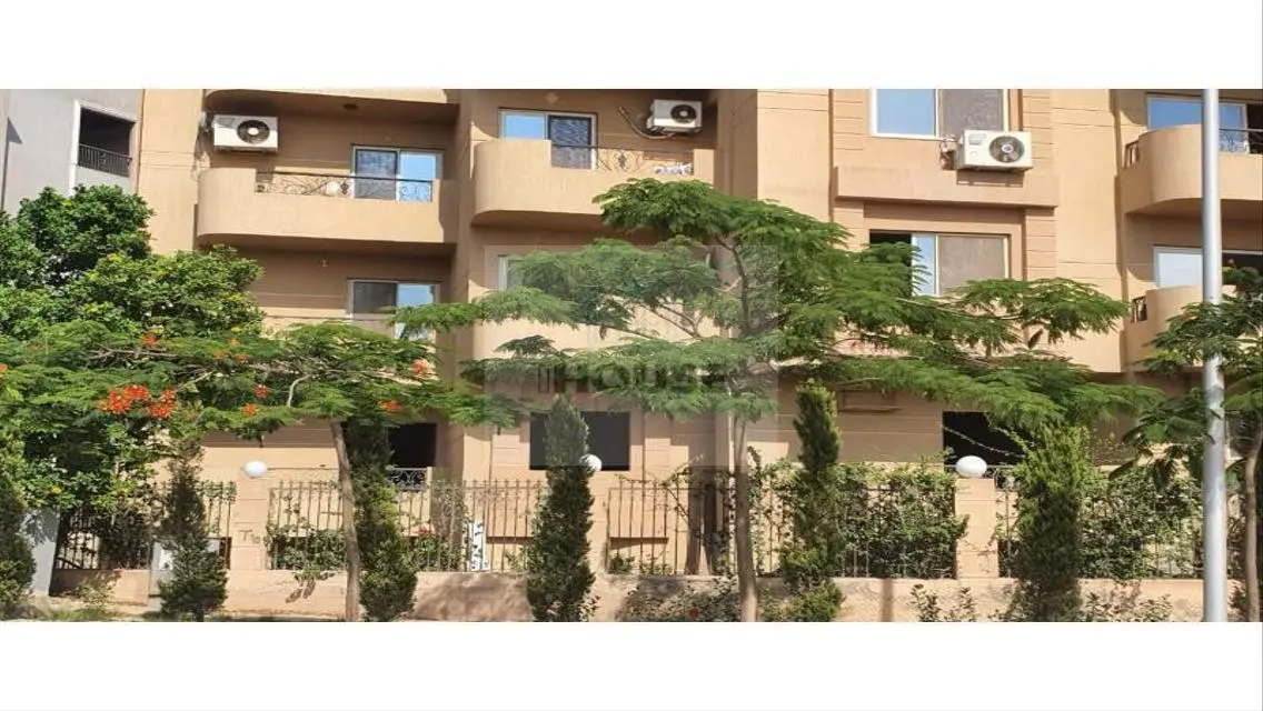 Luxury Apartment Overlooking Lakes for Sale