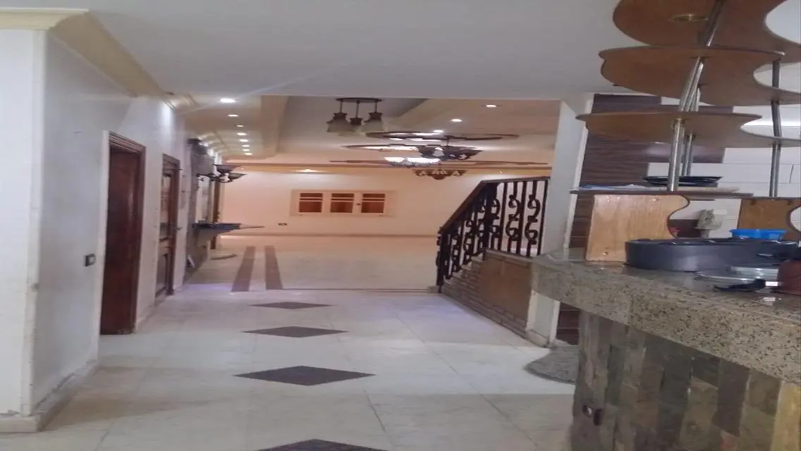 شقة فاخرة للبيع -550- متر مربع مع مرافق متميزة