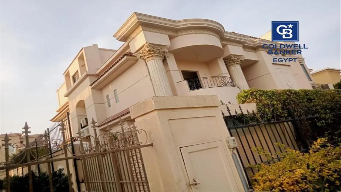 فيلا فاخرة مصممة بشكل رائع بمساحة 550 متر مربع