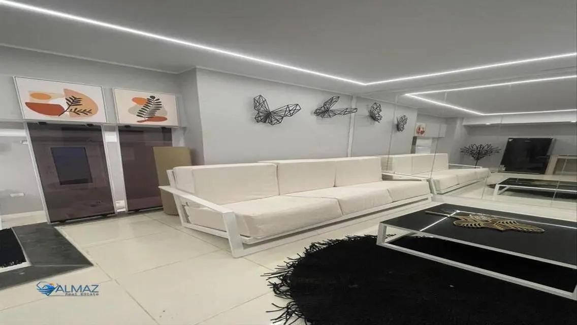 Luxurious Apartment for Rent with Spacious Layout