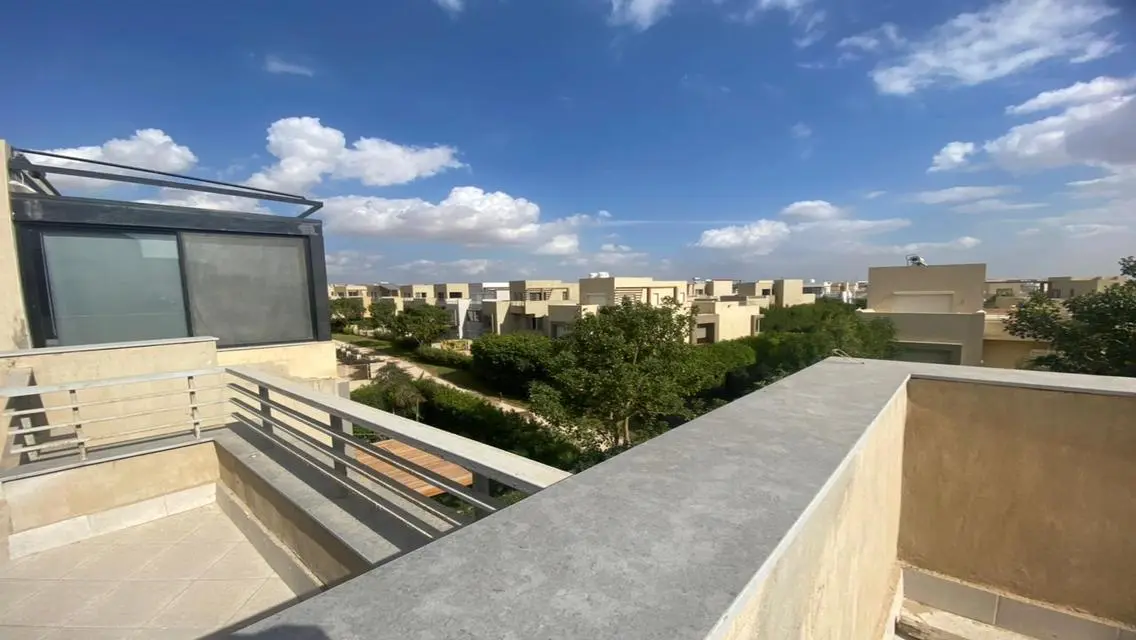 منزل فخم 650 متر مع غرفة خادمة ومرافق رائعة