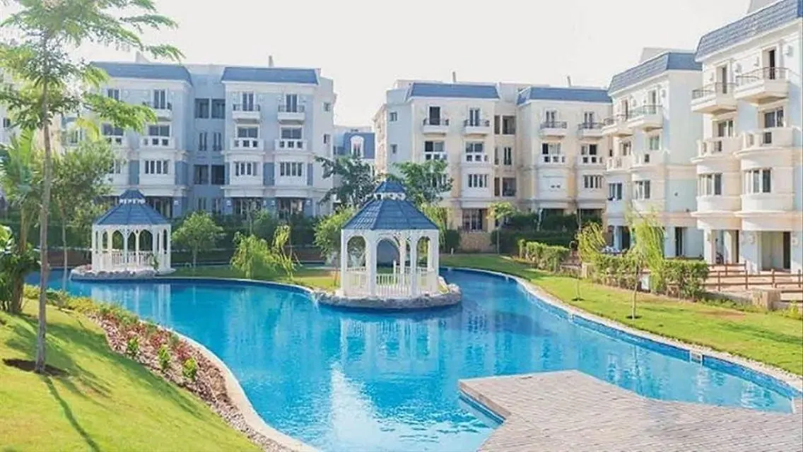Luxury Apartment for Sale Overlooking Lakes - 7,000,000 EGP