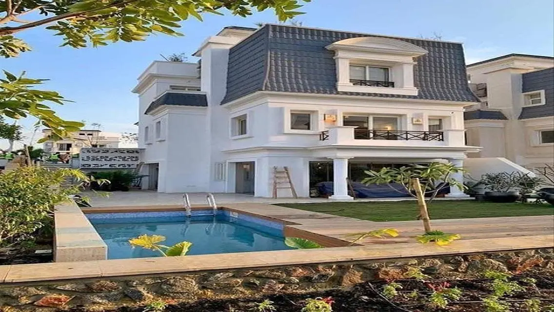 Luxury Apartment for Sale Overlooking Lakes - 7,000,000 EGP