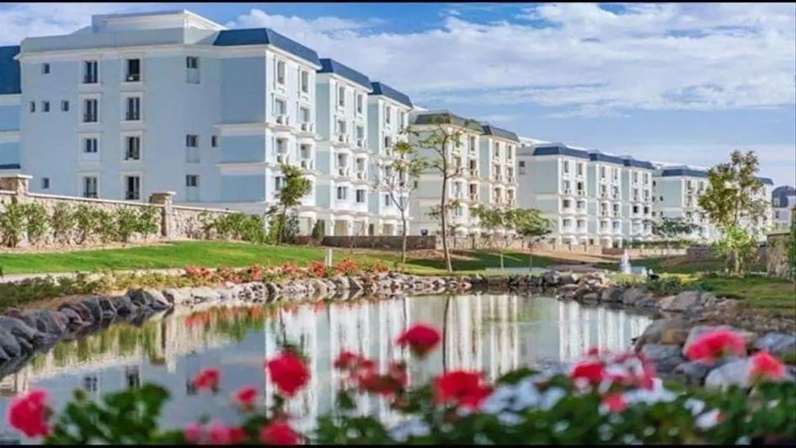 Luxury Apartment for Sale Overlooking Lakes - 7,000,000 EGP