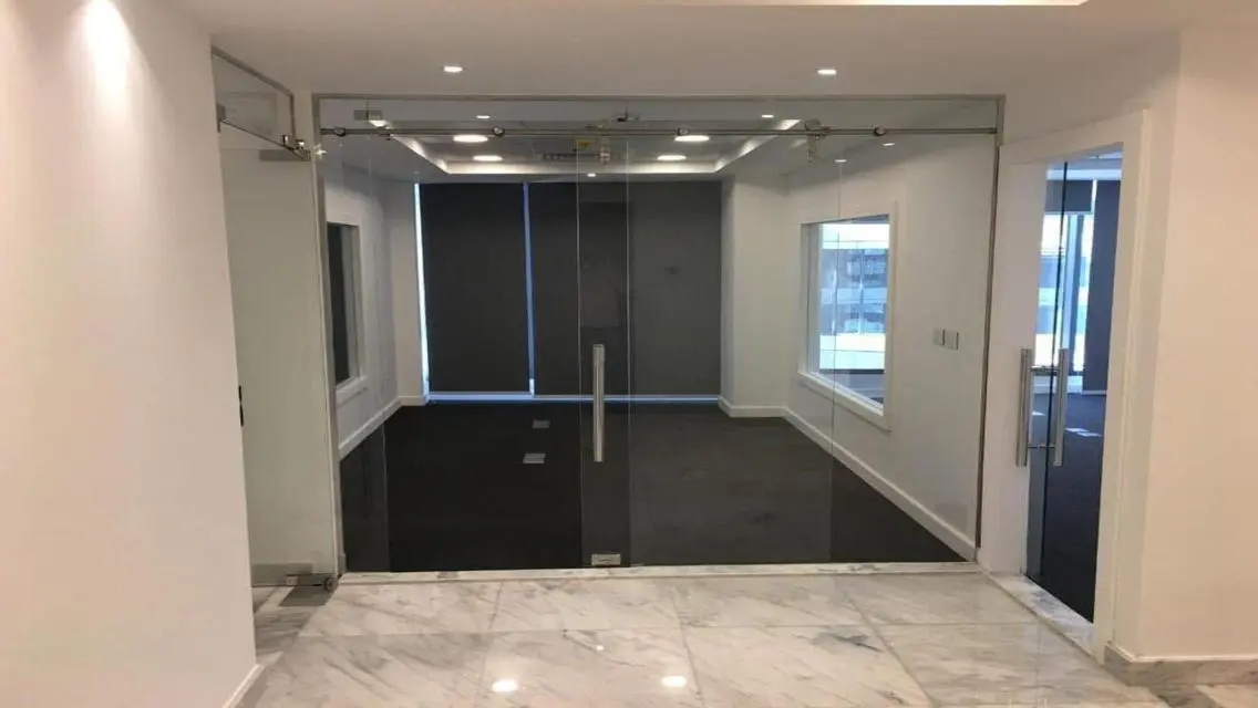 Luxurious Apartment with Amenities in West Town