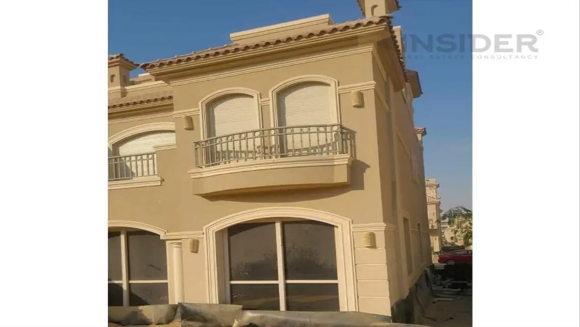 Luxury Villa for Sale with Spacious Living and Stunning Views