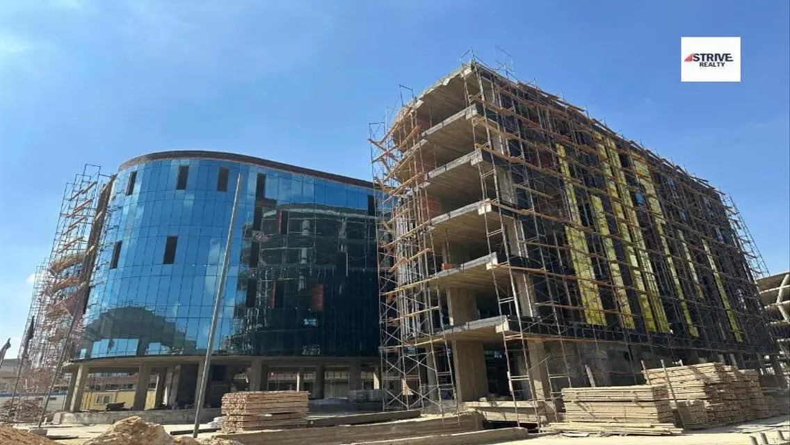 عقار متميز للبيع في Strive Real Estate