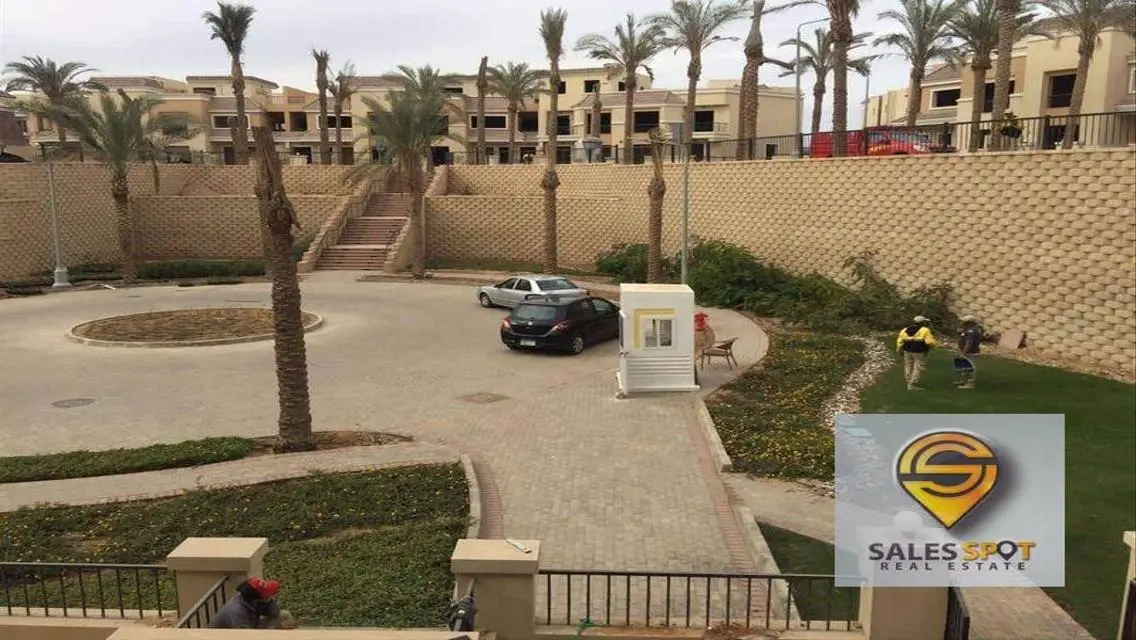 فيلا مميزة في موقع رئيسي في سراي