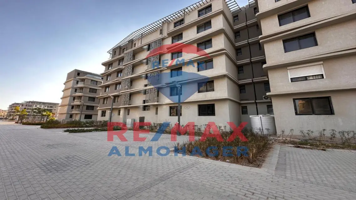 Luxury 3-Bedroom Apartment with Private Garden and Gym
