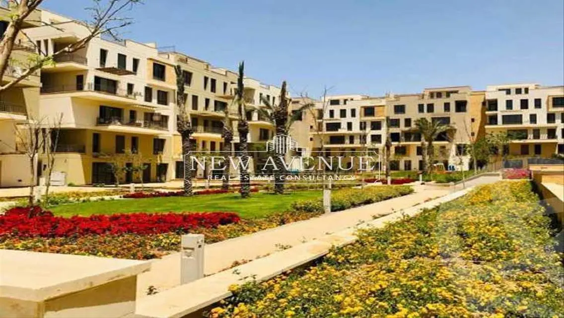 فيلا فاخرة للبيع في حي متميز