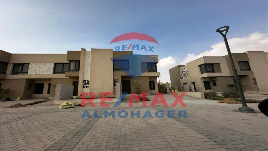 Luxury Apartment with Private Garden and Shared Gym