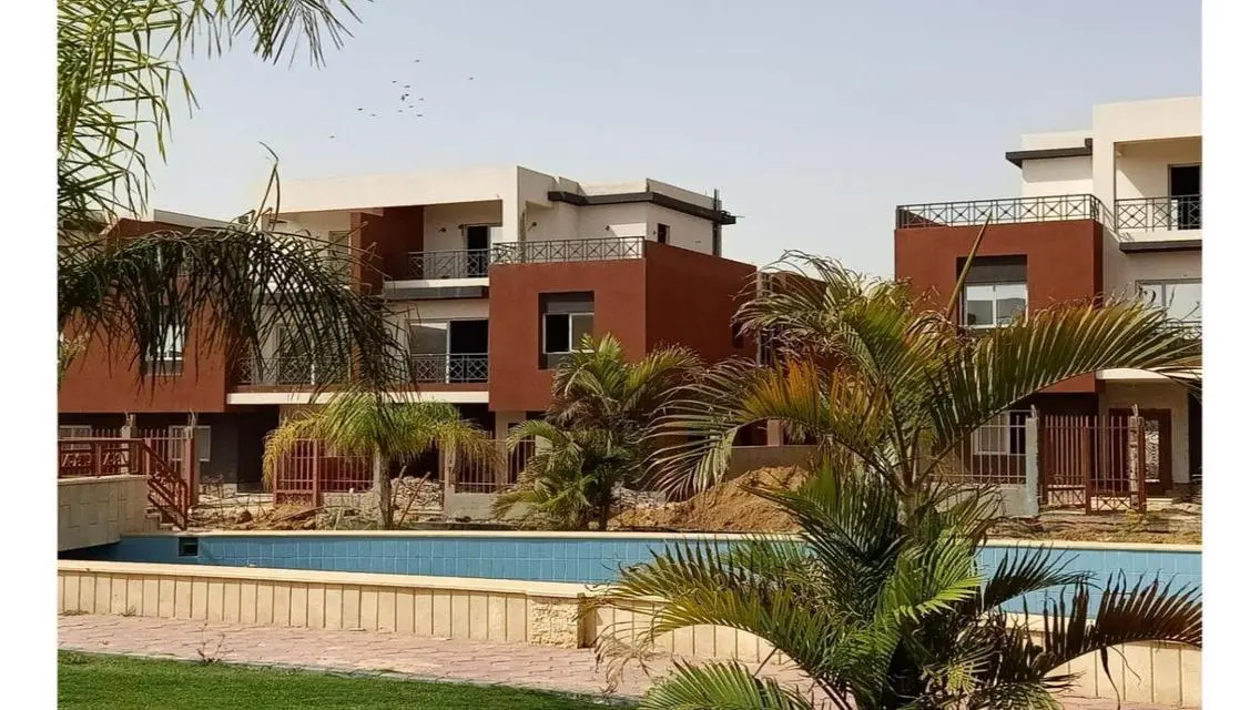 فيلا فاخرة في الشيخ زايد للبيع بسعر 18,000,000 جنيه