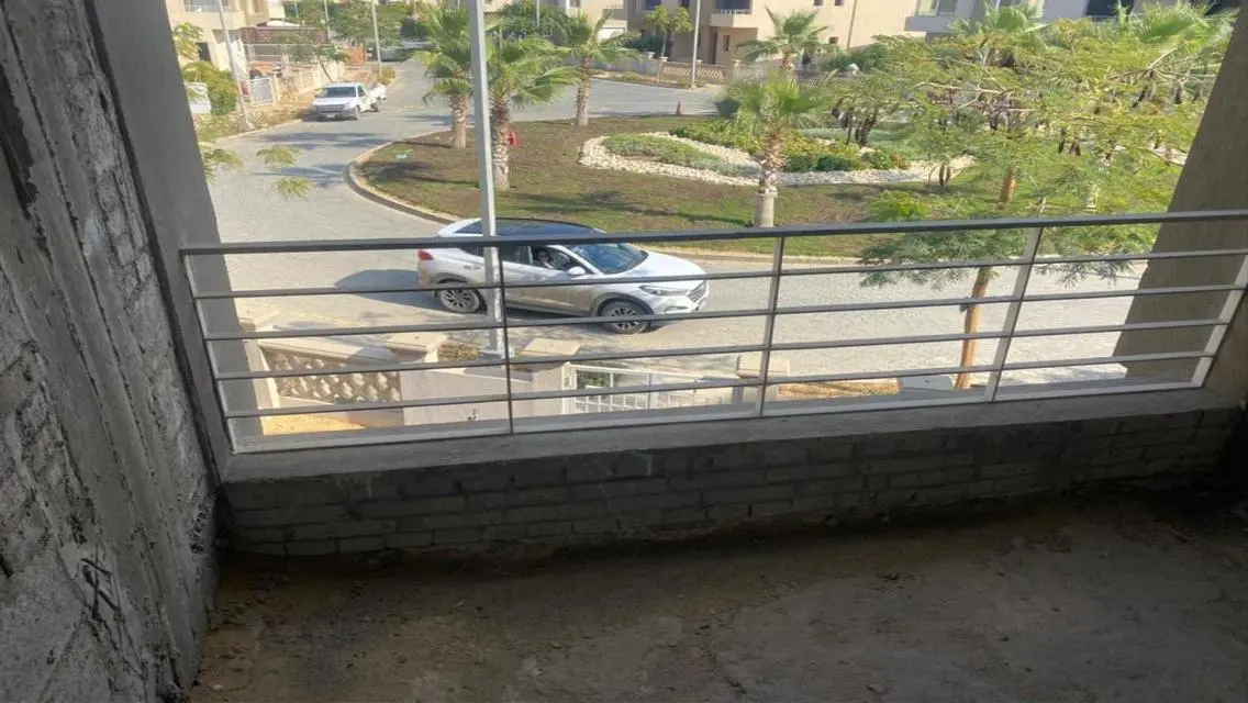 شقة فاخرة للبيع بمساحة 300 متر في قلب المدينة