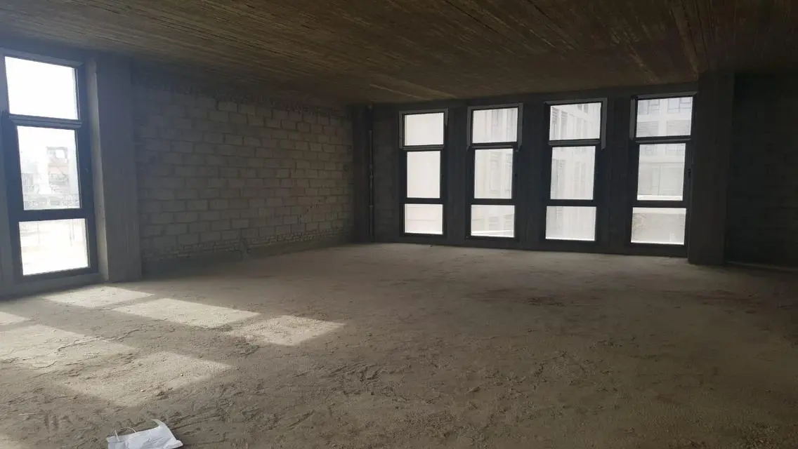 Fantastic Investment Opportunity in Spacious Property