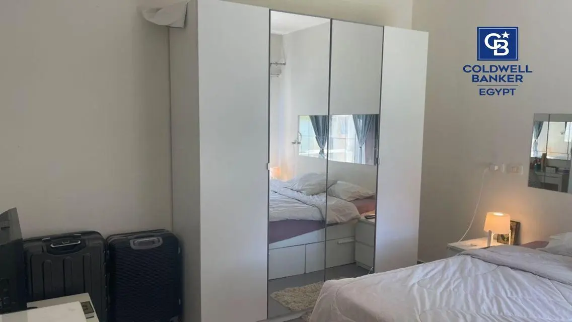 Investment Opportunity in the Heart of Cairo - Luxury Apartment with Full Amenities