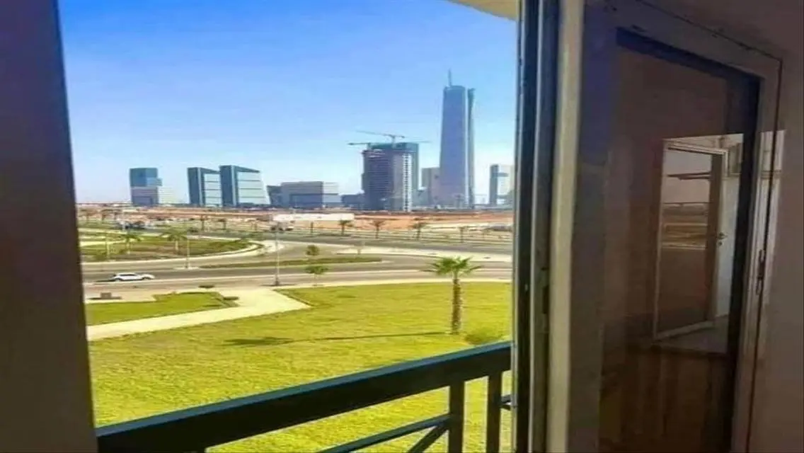 Luxury Villa Overlooking Lakes in Jadie Park