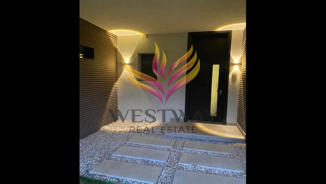 شقة فاخرة مع حديقة خاصة ومرافق متكاملة