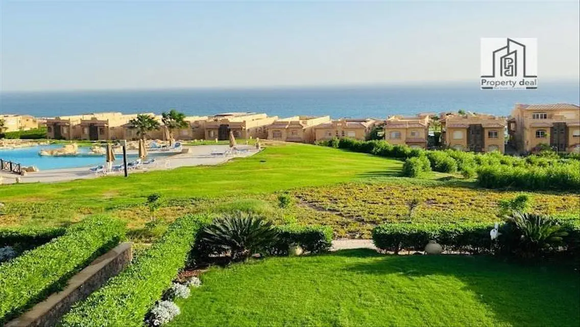 Exclusive Investment Opportunity: Family Home or Commercial Office by the Lakes