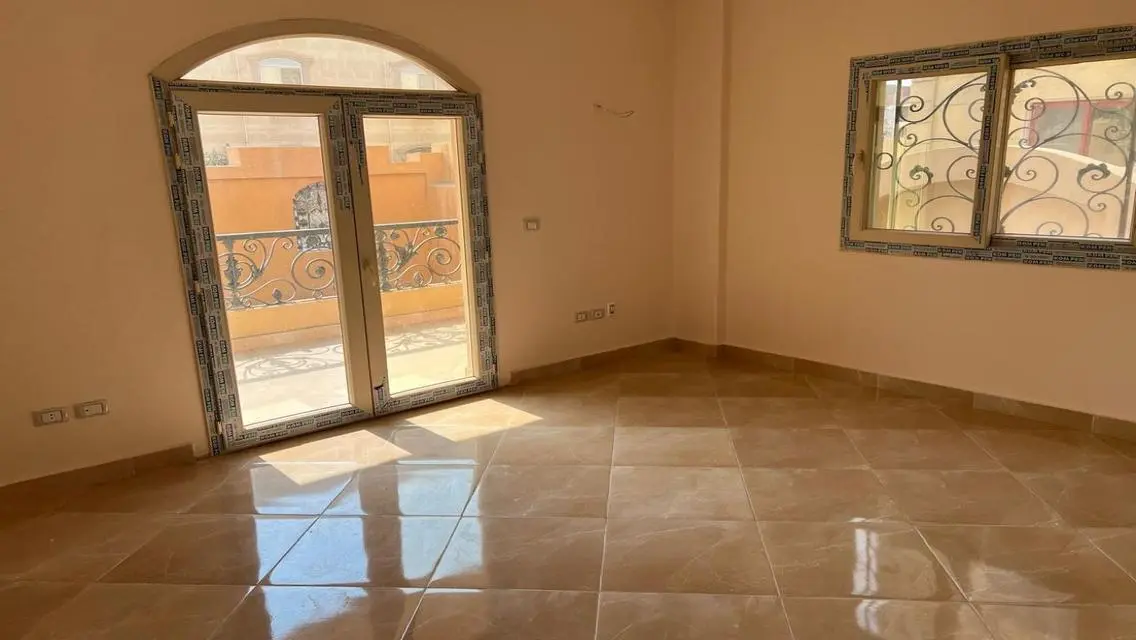 شقة مميزة للإيجار بسعر 24000 جنيه في موقع مركزي
