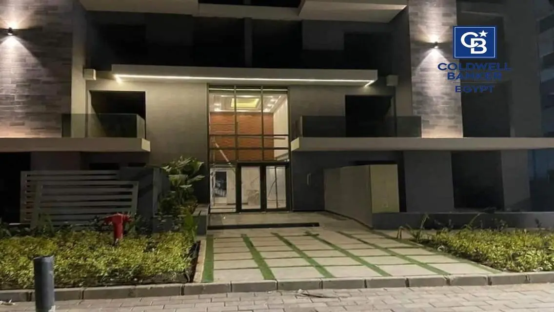 شقة فاخرة للبيع بواجهة مائية مميزة