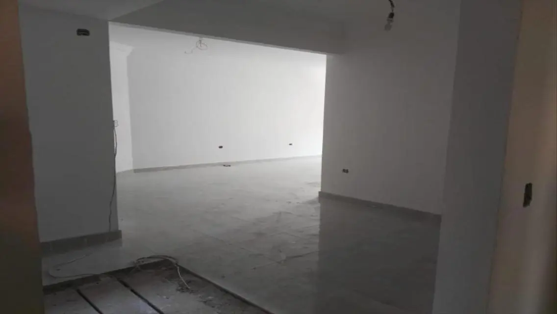 شقة فاخرة مكونة من 3 غرف نوم للبيع