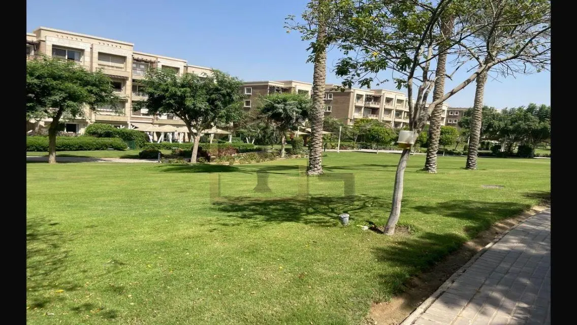 فيلا فاخرة مع مسبح خاص وحديقة في نيو جيزة