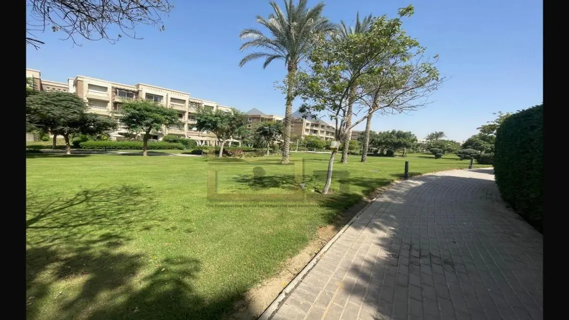 فيلا فاخرة مع مسبح خاص وحديقة في نيو جيزة