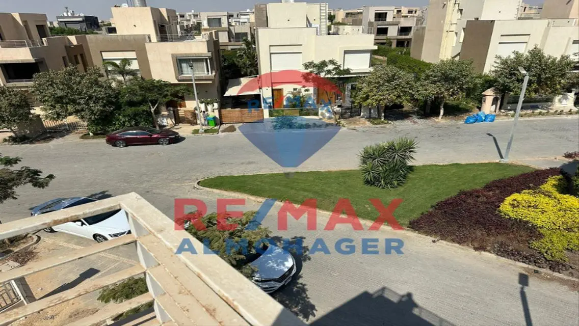فيلا فاخرة بمساحة 400 متر للبيع