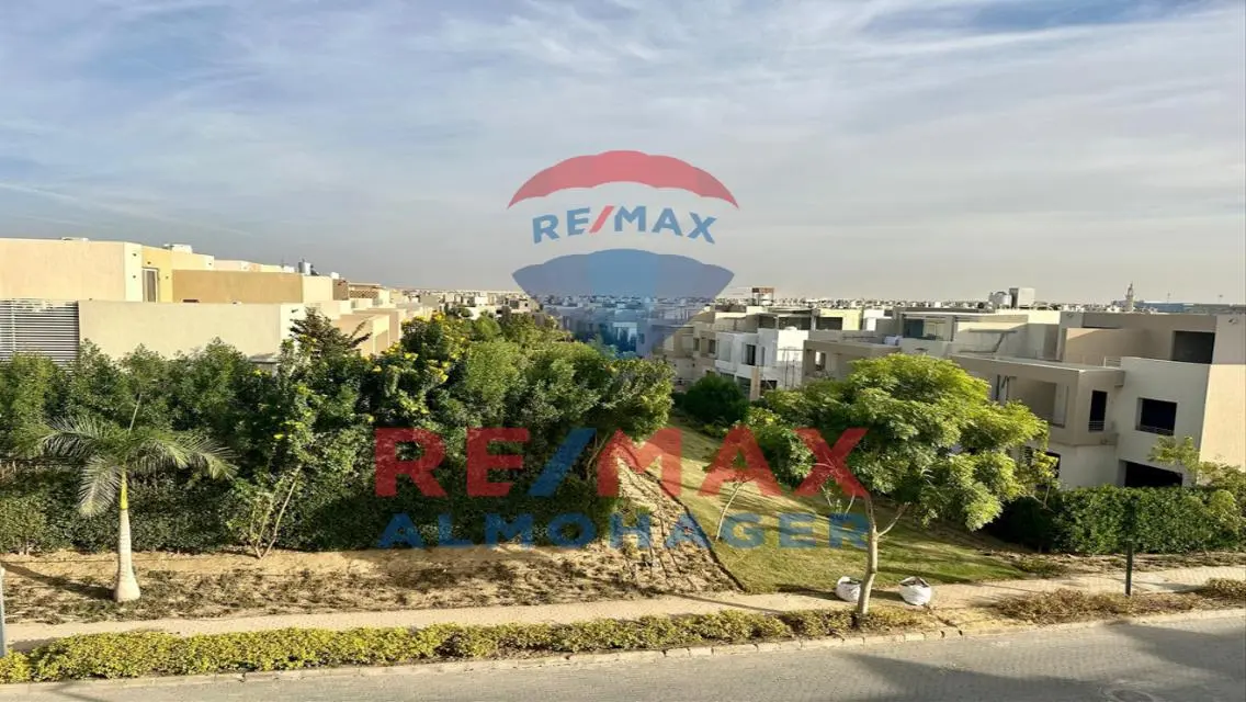 فيلا فاخرة بمساحة 400 متر للبيع