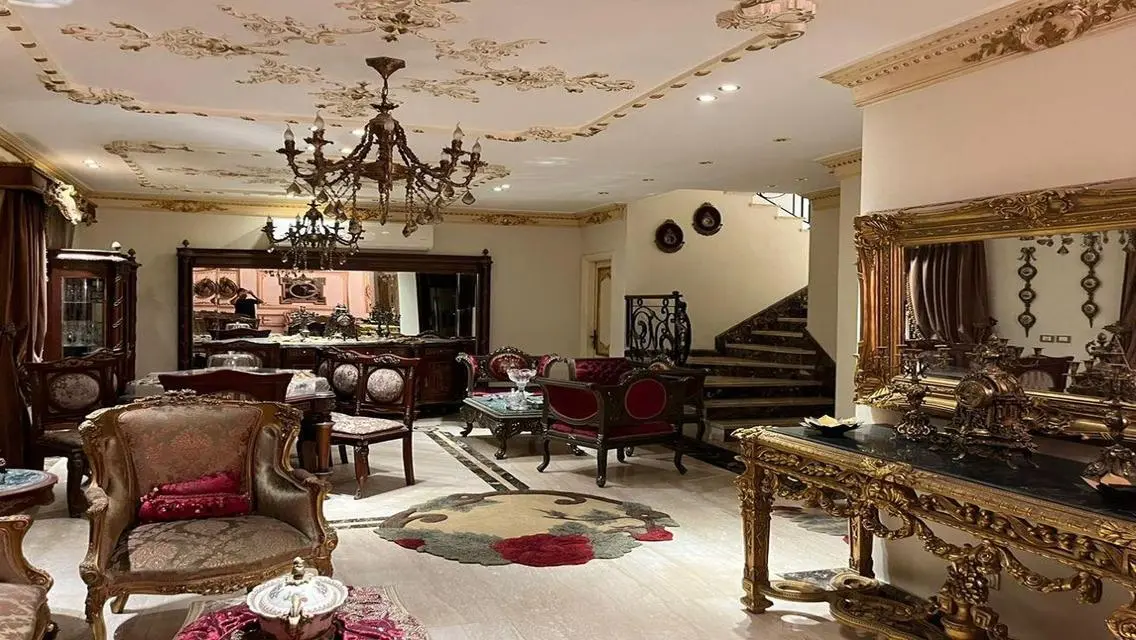 Luxurious Villa with Spacious Layout and Shared Pool