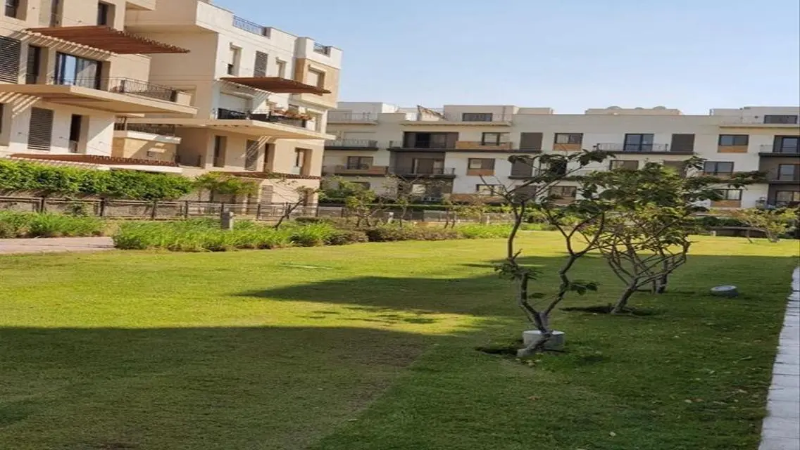 Luxurious Villa with Spacious Layout and Shared Pool