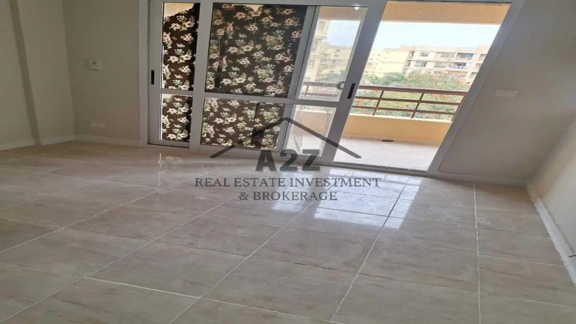 شقة مميزة للإيجار بمساحة واسعة